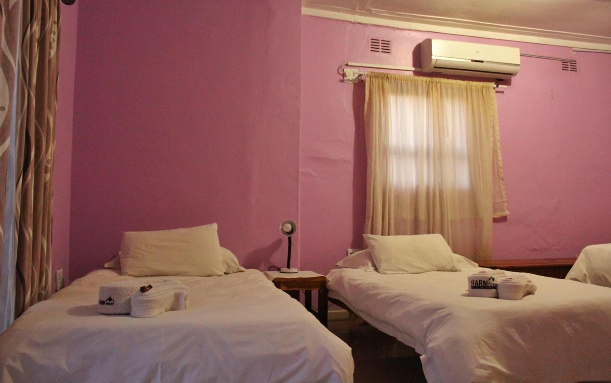 The Farmhouse Boutique Guesthouse And Beergarden Cc Outjo Bagian luar foto