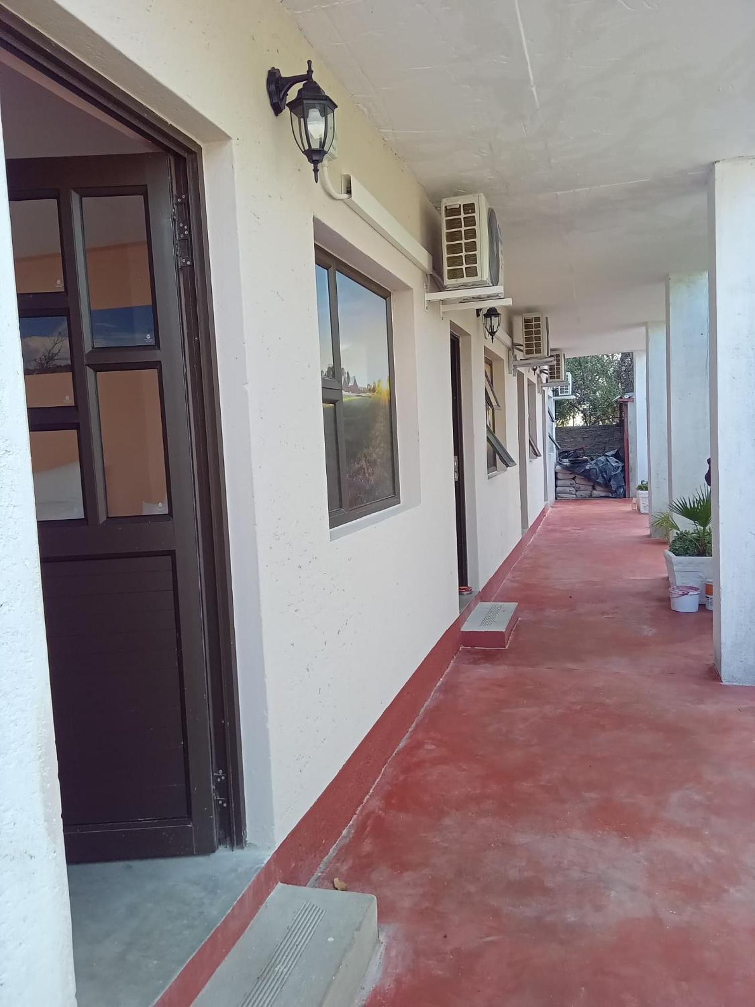 The Farmhouse Boutique Guesthouse And Beergarden Cc Outjo Bagian luar foto