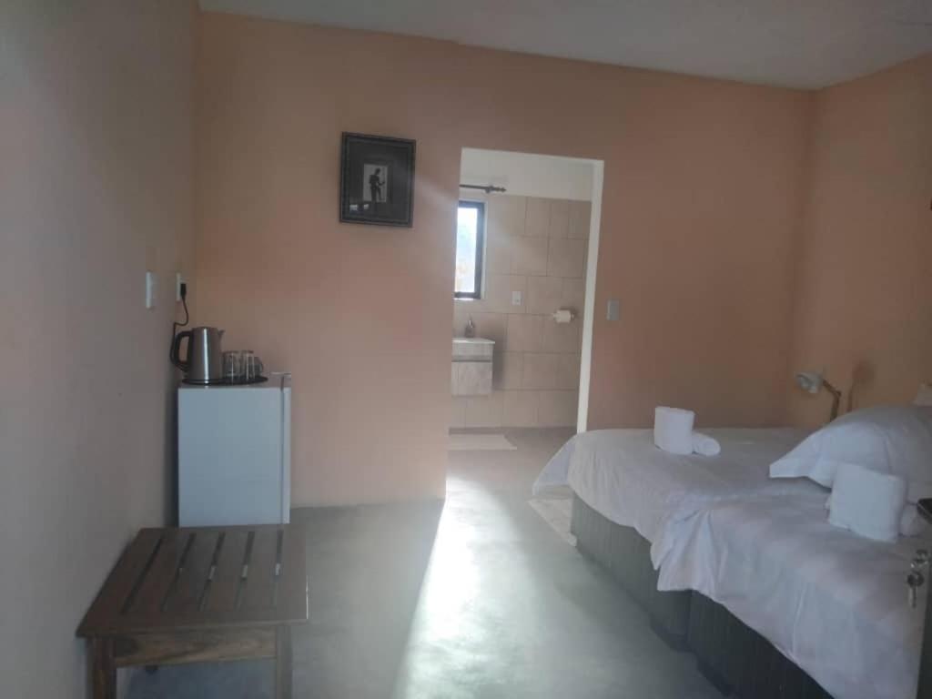 The Farmhouse Boutique Guesthouse And Beergarden Cc Outjo Bagian luar foto